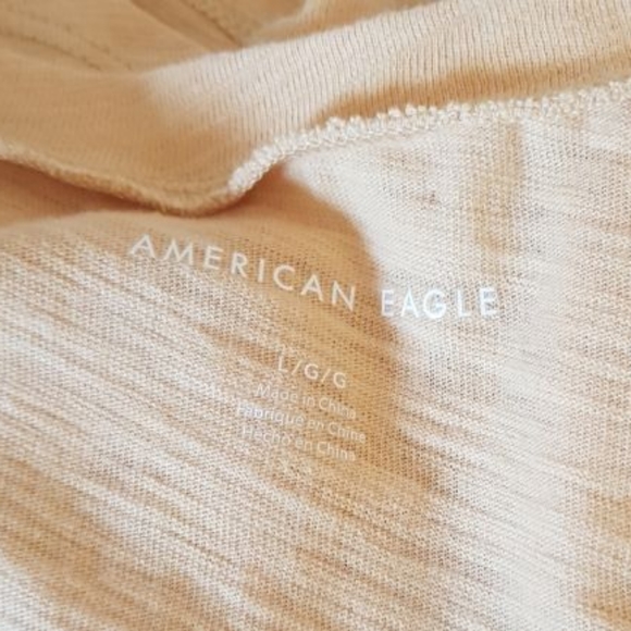 AEO Women's Yellow V-Neck Top - Picture 3 of 3